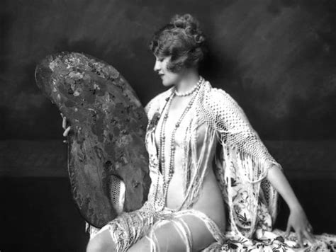 Ziegfeld Follies - A Sparkling Spectacle of Jazz Age Glamour and Show-Stopping Performances!